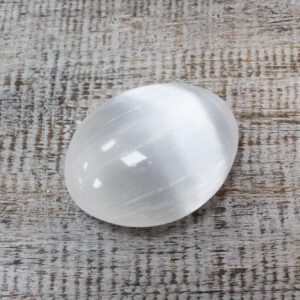 Kamień Dłoni z Selenitu – 8 cm