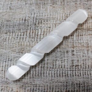 Spiralna Różdżka z Selenitu – 16 cm (Zaokrąglone Końce)