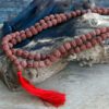 Mala Rudraksha 108 koralików – Brązowa - obrazek 4