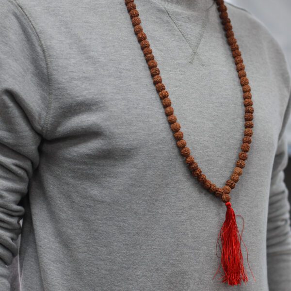 Mala Rudraksha 108 koralików – Brązowa - obrazek 6