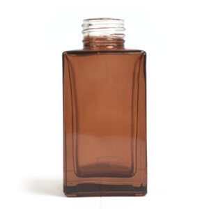 Kwadratowa Butelka z Patyczkami – Długa – Bursztynowa – 100ml