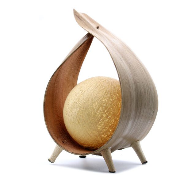 Naturalna lampa z kokosa – naturalne owinięcie
