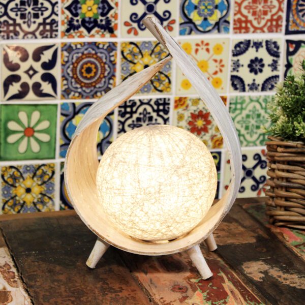 Naturalna lampa z kokosa – bielone owinięcie - obrazek 2