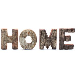 Rustykalny zestaw liter z kory – HOME (4 szt.) – 7 cm