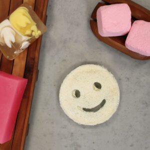 Cała loofa w kształcie uśmiechniętej buźki