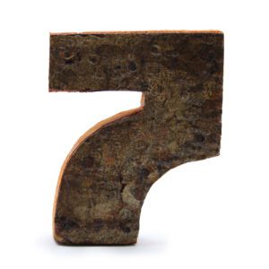 Rustykalna cyfra z kory – 7 – 7 cm
