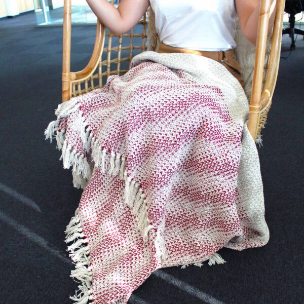 Koc Boho Comfort – 125x150 cm – Rubinowy dwukolorowy - obrazek 5