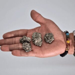 Piryt Peruwiański I Klasa – Rozmiar Średni (200g, ok. 6 szt. 35-50 mm)