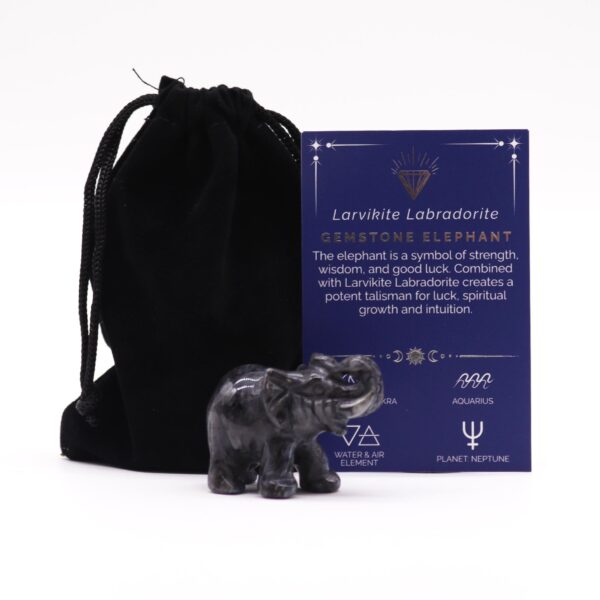 Słoń Szczęścia z Larvikitu Labradorowego – 50x35x25 mm
