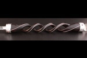 Drewniana Różdżka Uzdrawiająca – Spiralny Grawer