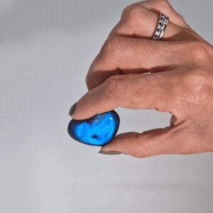 Labradoryt z Madagaskaru – Kamienie w Kształcie Serca