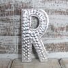 Małe dekoracyjne litery aluminiowe – R