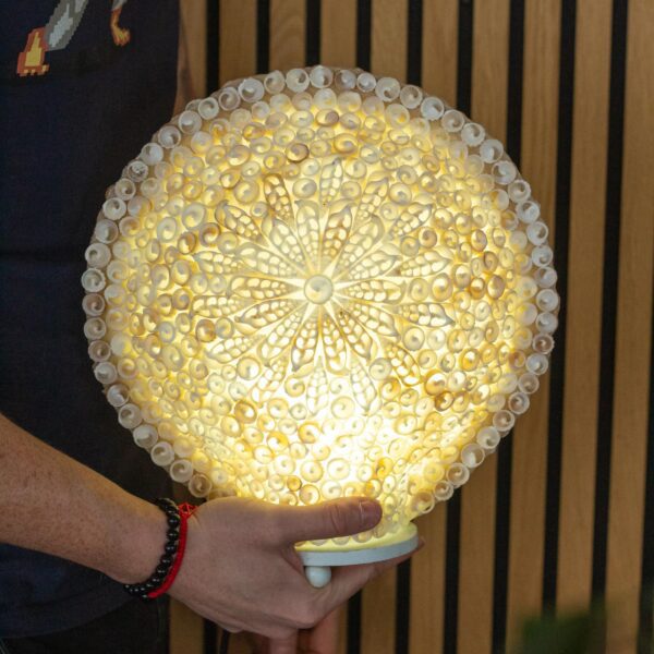 Lampa Boho z Muszli Morskiej – Cut Art Shell Duża Okrągła – 30 cm