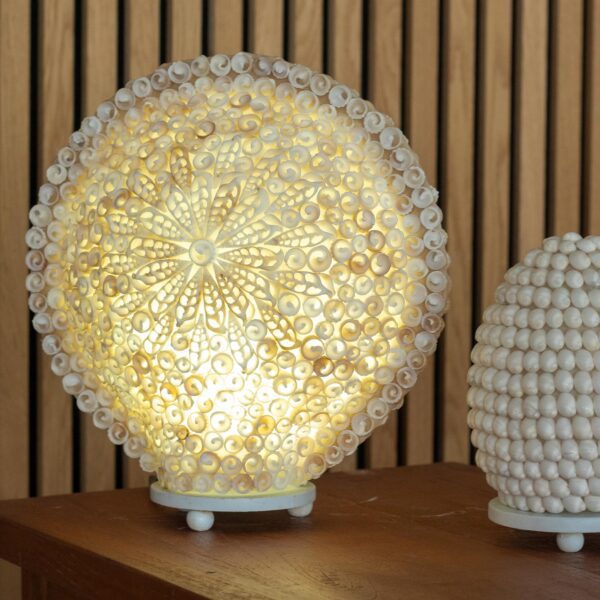 Lampa Boho z Muszli Morskiej – Cut Art Shell Duża Okrągła – 30 cm