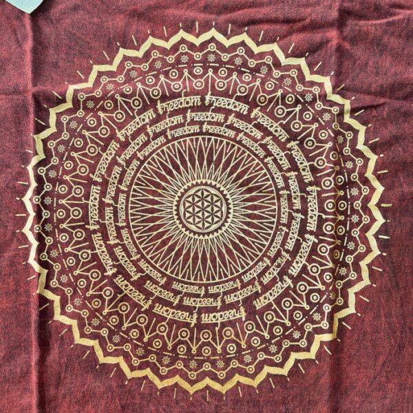 Koszulka Stone Washed M – Mandala – Bordowa - obrazek 3