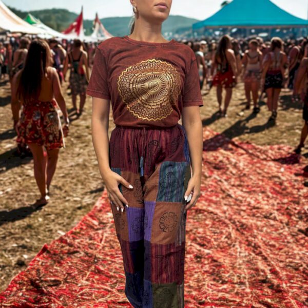 Koszulka Stone Washed M – Mandala – Bordowa - obrazek 4