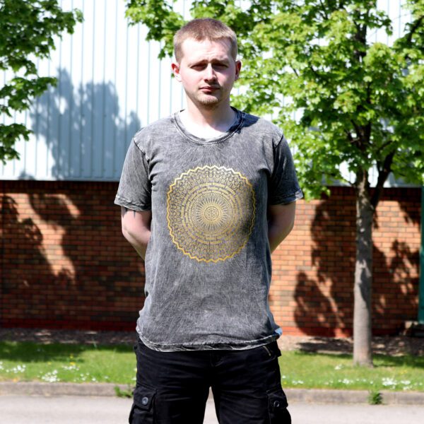 Koszulka Stone Washed L – Mandala – Ciemnoszara - obrazek 5