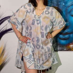 Kaftan Nomad Sari z Kolekcji Med – Złoty i Niebieski – Motyw Grecki – Ręcznie Malowany