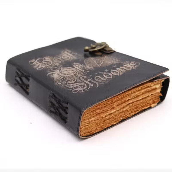 notes skorzany ksiega cieni