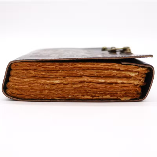 notes skorzany ksiega cieni